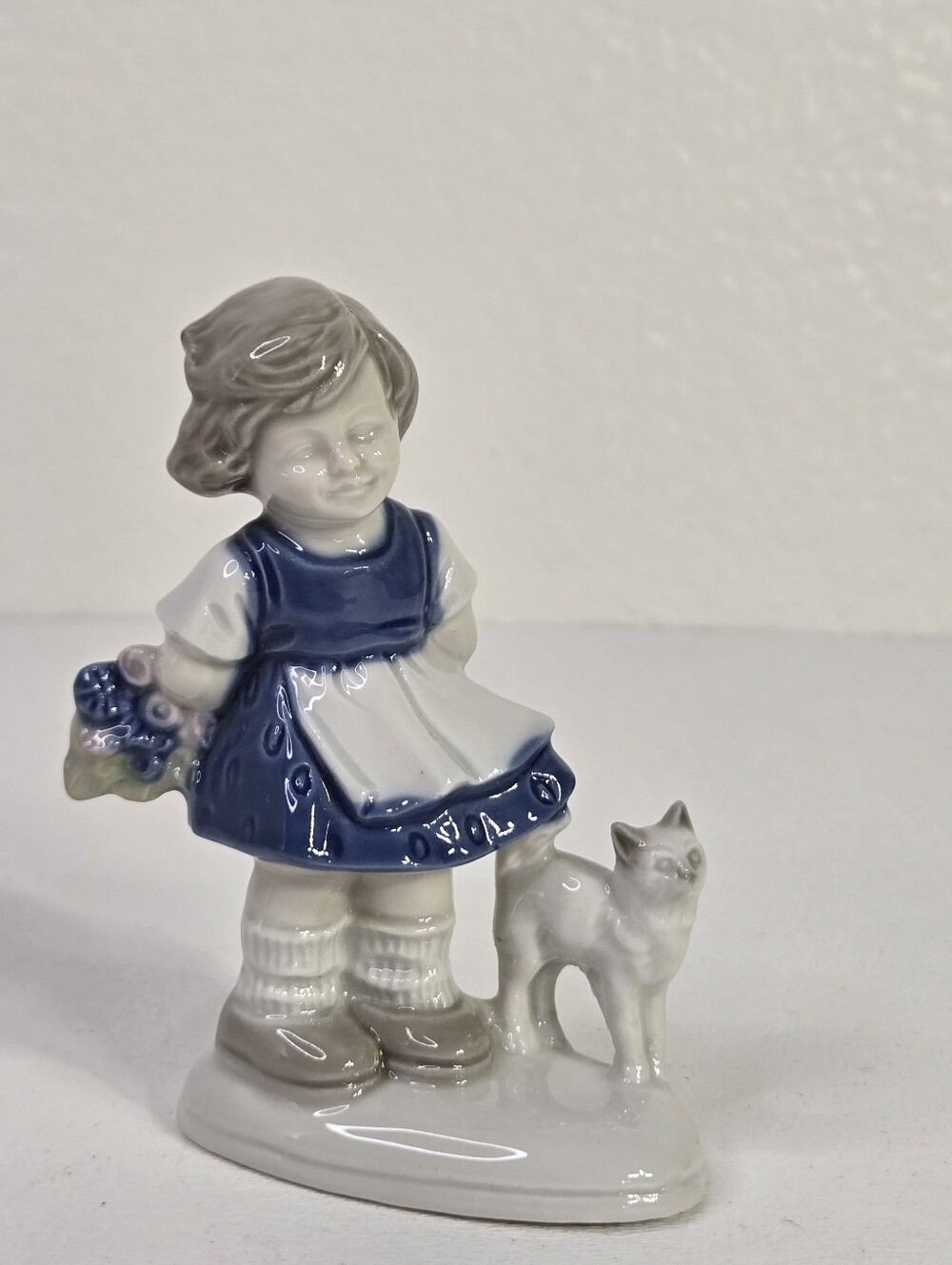 Vtg Gerold Porzellan Bavaria Girl with Cat Figurine West Germany Porcelain 11760